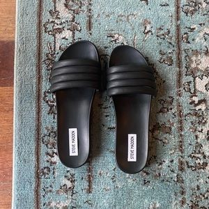 NEW Steve Madden Black Sandals (Drip Slide)